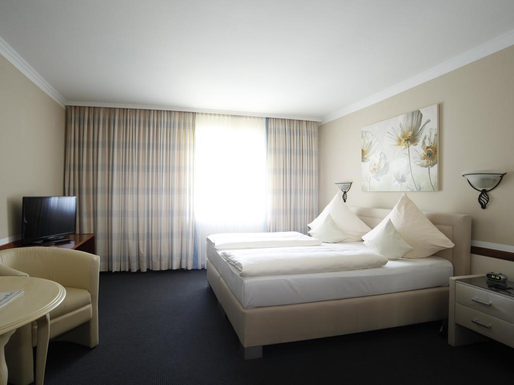 Hotel Garni Zum Gockl Unterföhring Εξωτερικό φωτογραφία