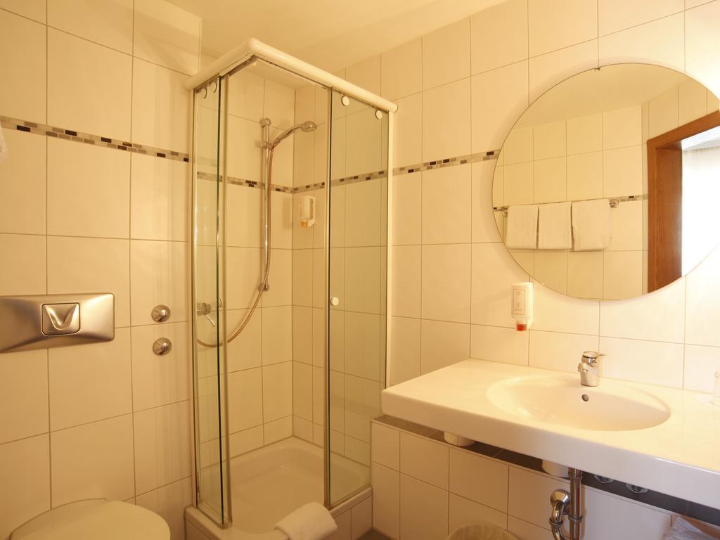 Hotel Garni Zum Gockl Unterföhring Εξωτερικό φωτογραφία